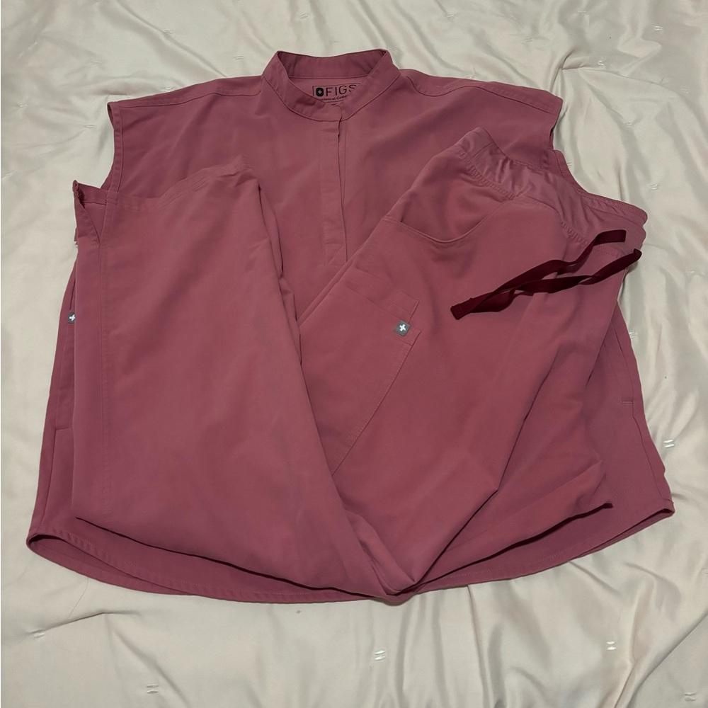 Figs Quartz Rafaela top M, Kades pants XL